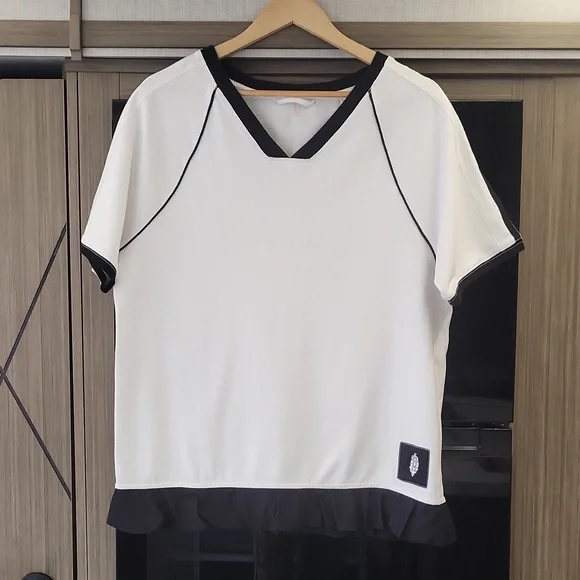 WILL BE GONE SOON) NNWOT) "Baseline Solid tee black/white - Picture 5 of 16